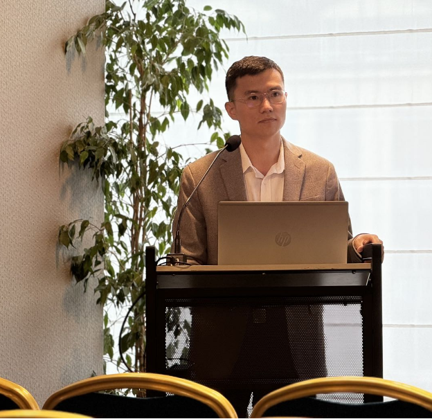 [Image of 负责人照片]